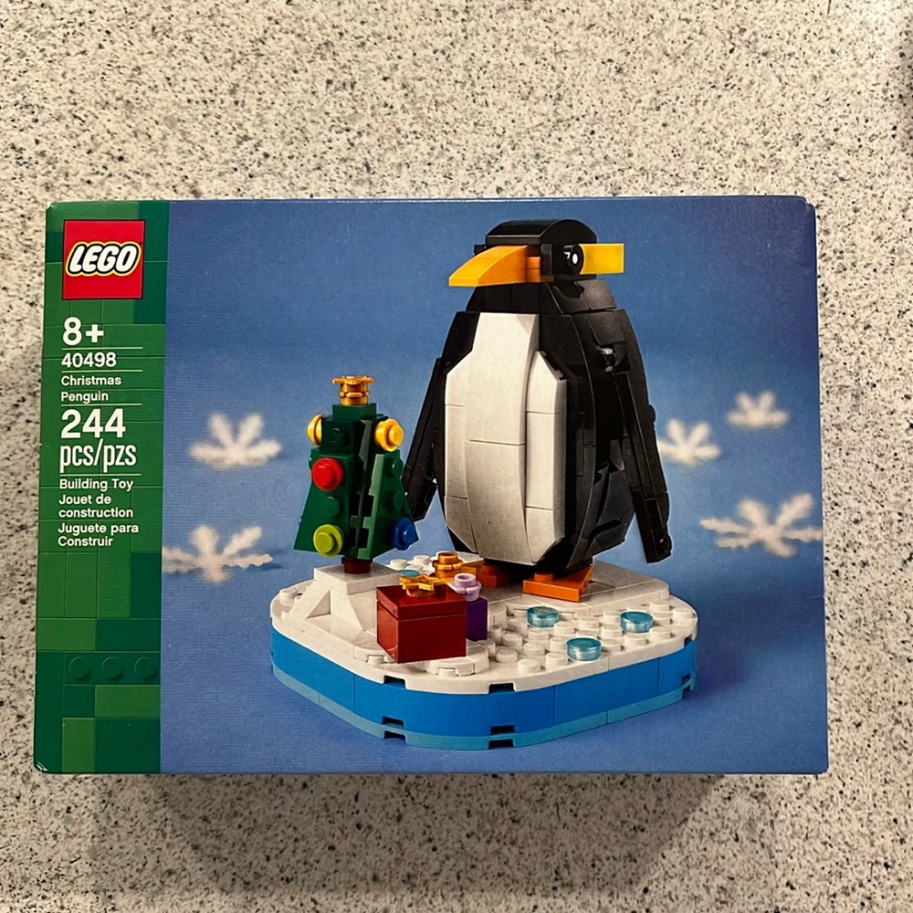 Retired NIB LEGO Christmas Penguin 40498